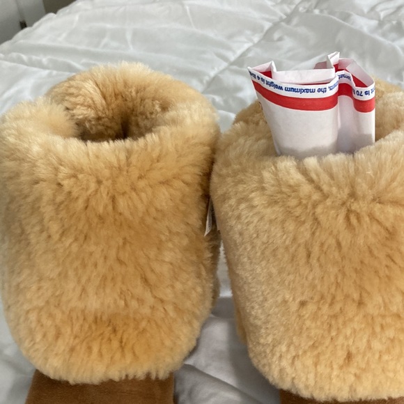 UGG® Bailey Bow II Suede Tall Water-Resistant Cold Weather Boots size 7 - Picture 10 of 17